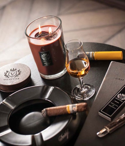 Свеча маленькая Vellutier Клуб джентельменов (Gentlemen's Lounge) 90 гр Артикул: 24811 DolceNoce