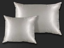 Подушка Traumina PLATINUM SILVER DAUNE KISSEN Средняя