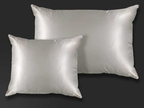 Подушка Traumina PLATINUM SILVER DAUNE KISSEN Средняя