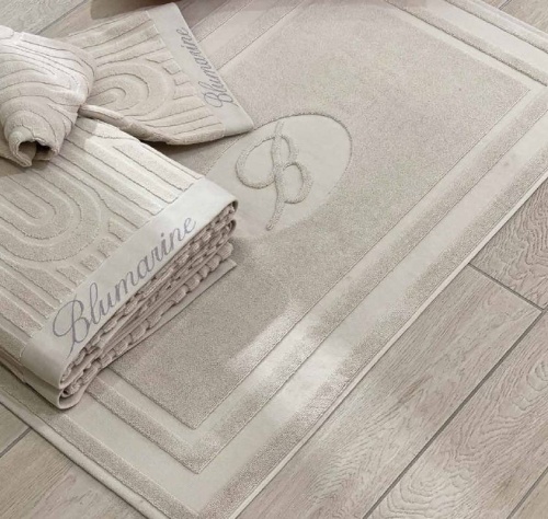 Коврик для ванной Blumarine MONOGRAM 140x70 бежевый 05 ecru Артикул: 94873 DolceNoce