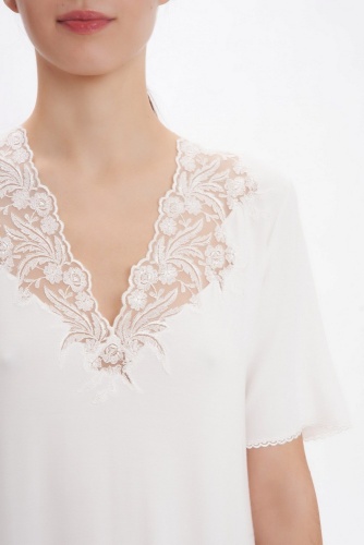 Сорочка Flora Lastraioli LILIBET 5460 off white (130см) фото 2 Сорочка Flora Lastraioli LILIBET 5460 off white (130см) фото 2