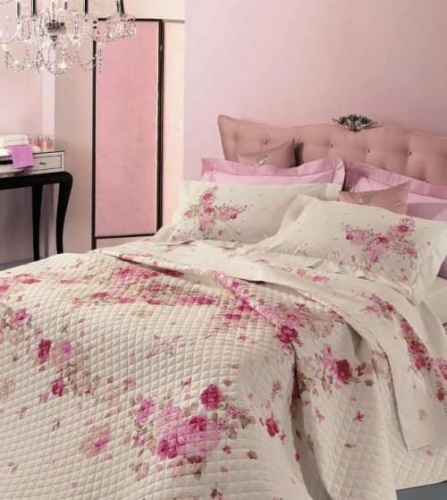 Покрывало Blumarine BUTTERFLY`S 270x270 розовое Италия Артикул: 94239 DolceNoce фото 2 Покрывало Blumarine BUTTERFLY`S 270x270 розовое Артикул: 94239 DolceNoce фото 2