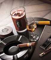 Свеча большая Vellutier Клуб джентельменов (Gentlemen's Lounge) 515 гр
