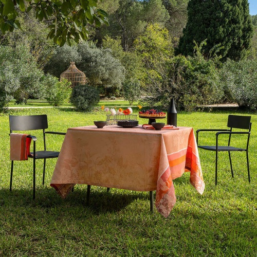 Скатерть Le Jacquard Francais INSTANT BUCOLIQUE pink 175x250 Артикул: 88351 DolceNoce